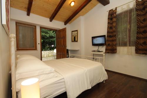 Two-Bedroom Holiday Home image 9