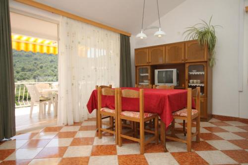 Apartment Bozava 8100a - image 13