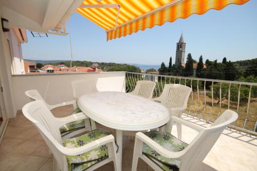 Apartment Bozava 8100a - image 5