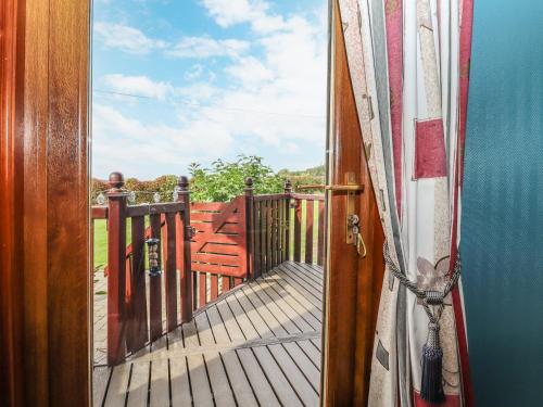 Зовнішній вигляд готелю, Lodge Two, Country View Park in Фуйверсхем