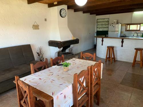 2 bedrooms, 5 beds