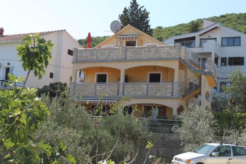  Apartments with a parking space Preko, Ugljan - 8428, Pension in Preko