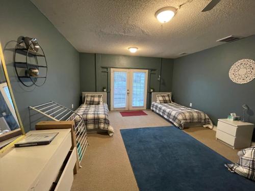 Hakuna Matata Hostel Shared Room in Charlotte, USA