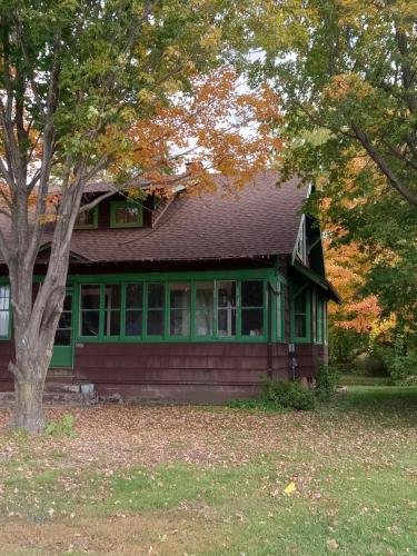 Hemlock House in Ironwood, USA