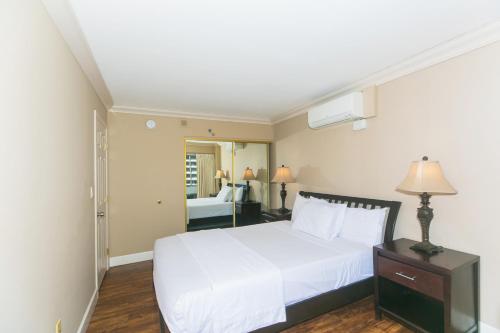 Ilikai Tower 1925 City View 2BR - image 42