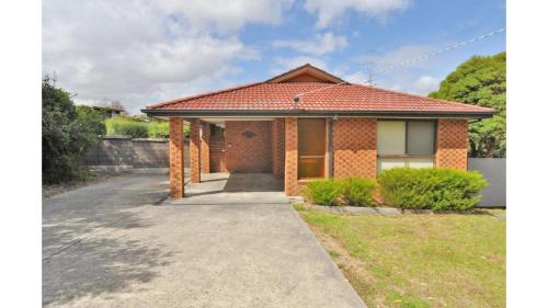 Exterior view of Family Retreat on Anderson