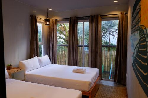 2 double beds