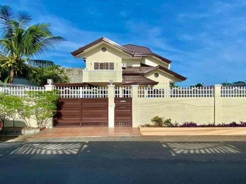 Nice House with Great Location (Near SM Ecoland)
