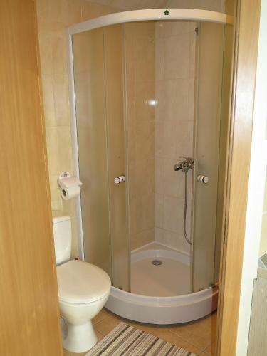 Double Room with Balcony image 4