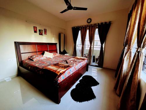 Luxurious 3BHK vacation home amidst the city.