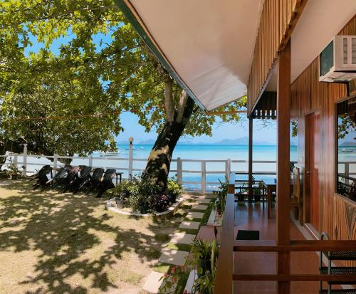 Fabregas Beach Cottages 2