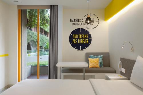 YELLO Room Garden Access image 6