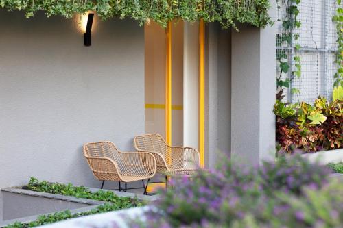 YELLO Room Garden Access image 5