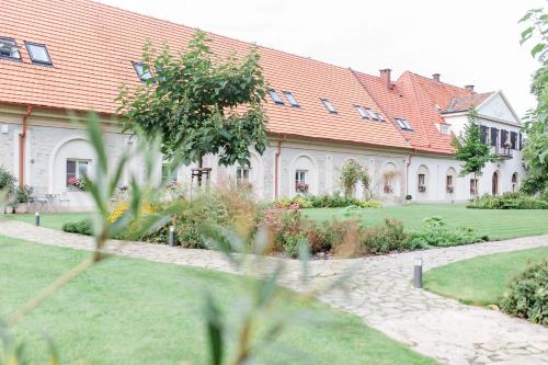 Na Kmíně - image 14