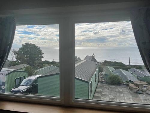 Stunning Hillside Sea View 2-Bed in Barmouth