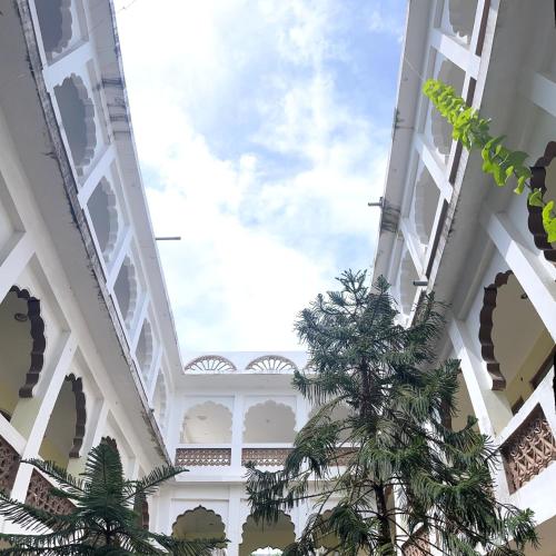 Radhika Palace Hotel near Brahma Temple