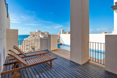 Beachfront Bahia La Plata private pool penthouse by Costarentals - Ref M13 in โลส กรานาโดส เดล มาร์