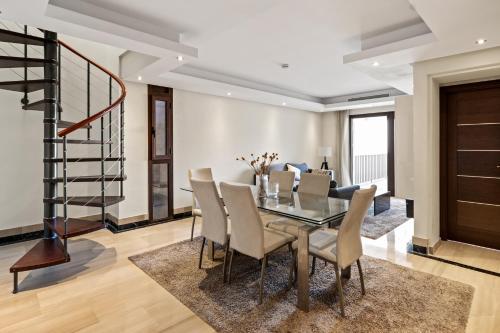 Beachfront Bahia La Plata private pool penthouse by Costarentals - Ref M13 in โลส กรานาโดส เดล มาร์