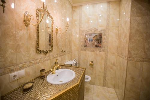 Baccara Hotel - image 9