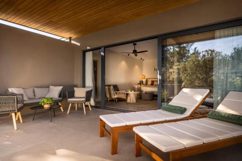2 bedrooms, 4 beds