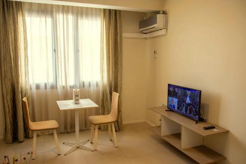 Executive Suite image 10