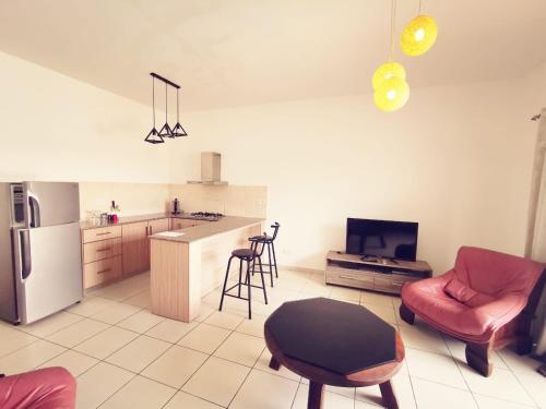 Duplex independent avec piscine a flic en flac