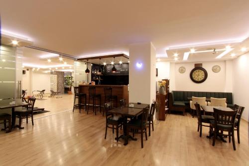 Upart Home - image 3