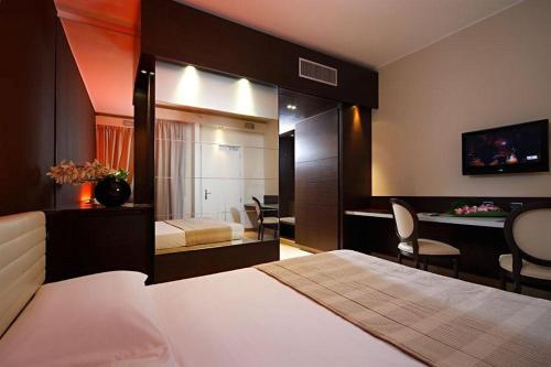 Double Room with Private Parking - Ground Floor