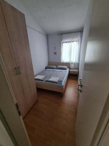 Apartma z dvema spalnicama in teraso, Portorose (foto 5)