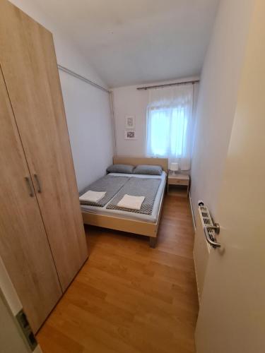 Apartma z dvema spalnicama in teraso, Portorose (foto 6)