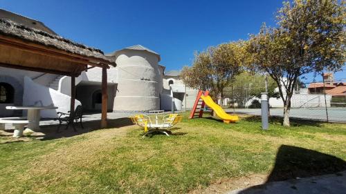 Dārzs, HOTEL CAASAMA in Santa María