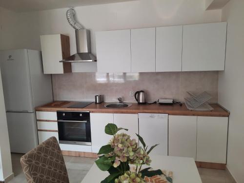 New modern 1 bedroom apartment with free parking in جيفجيليجا