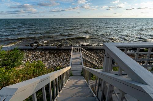 rand, Cozy Lakefront Cottage in Huron (OH)