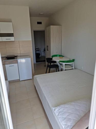 Triple Room image 8