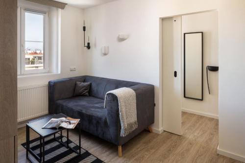 Minimalist Studio in Vinohrady by Prague Days - image 14