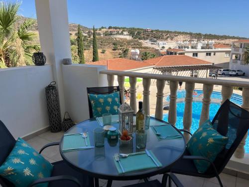 Beautiful 2 Bed Apartment in Peyia Valley, Paphos