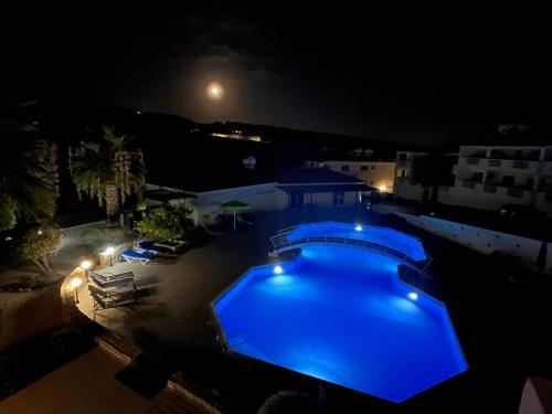 Beautiful 2 Bed Apartment in Peyia Valley, Paphos