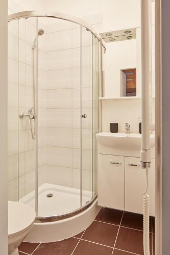 Standard Triple Studio image 3