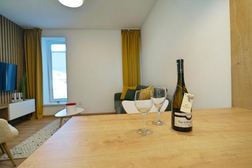 Abbey Road Apartmán Iľanovo (Abbey Road Apartman Ilanovo) in ปลอสติน