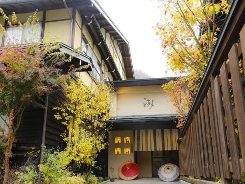 Ryokan Kutsuroginoya Yuu - Accommodation - Takayama