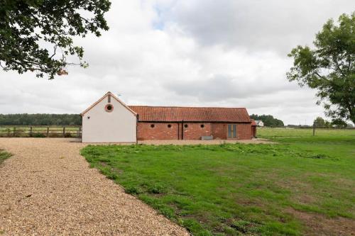 Beautiful barn conversion surrounded by woodland near Newark Show-ground in Stapleford