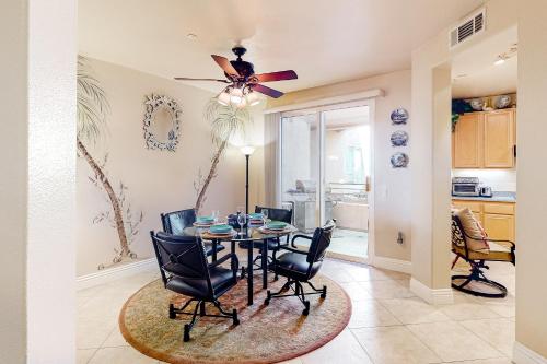 Ocean Pointe Lagoon 121 in Carlsbad, USA