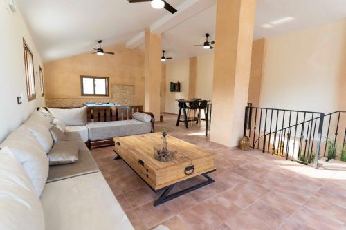 CASA RURAL BIENVENIDA in Quatretondeta