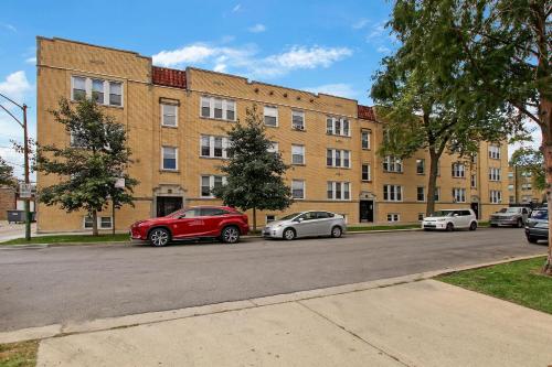 Vibrant 1BR Apartment close to Dining - Cullom B3 in Ravenswood Gardens