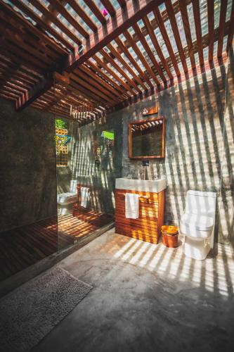 Baño, Lush Atitlan in San Marcos La Laguna