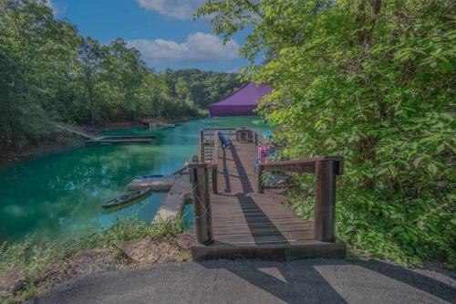 2 HOMES on Douglas Lake - Smoke Rise Lodge & Barn