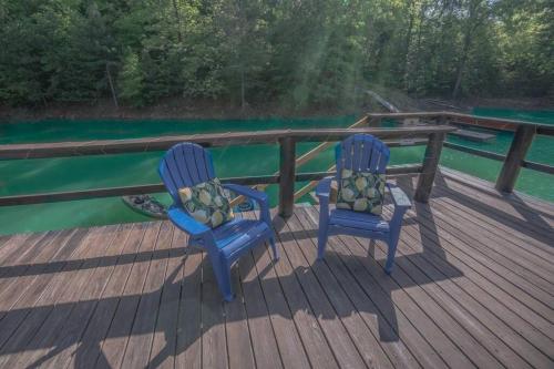 2 HOMES on Douglas Lake - Smoke Rise Lodge & Barn