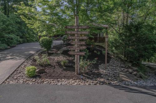 2 HOMES on Douglas Lake - Smoke Rise Lodge & Barn