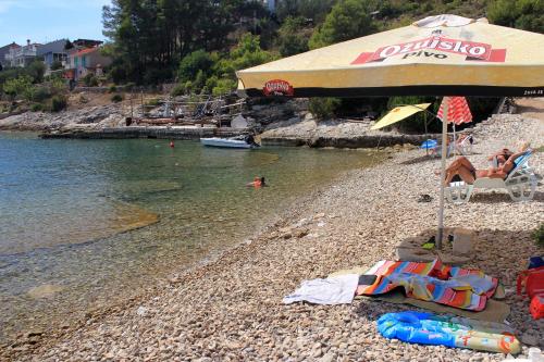 Seaside family friendly house with a swimming pool Cove Mikulina Luka, Korcula - 20116