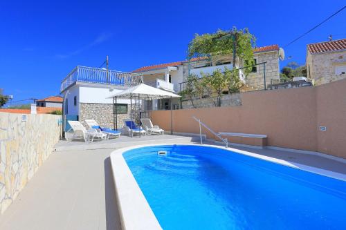 Holiday house with a swimming pool Razanj, Rogoznica - 17904